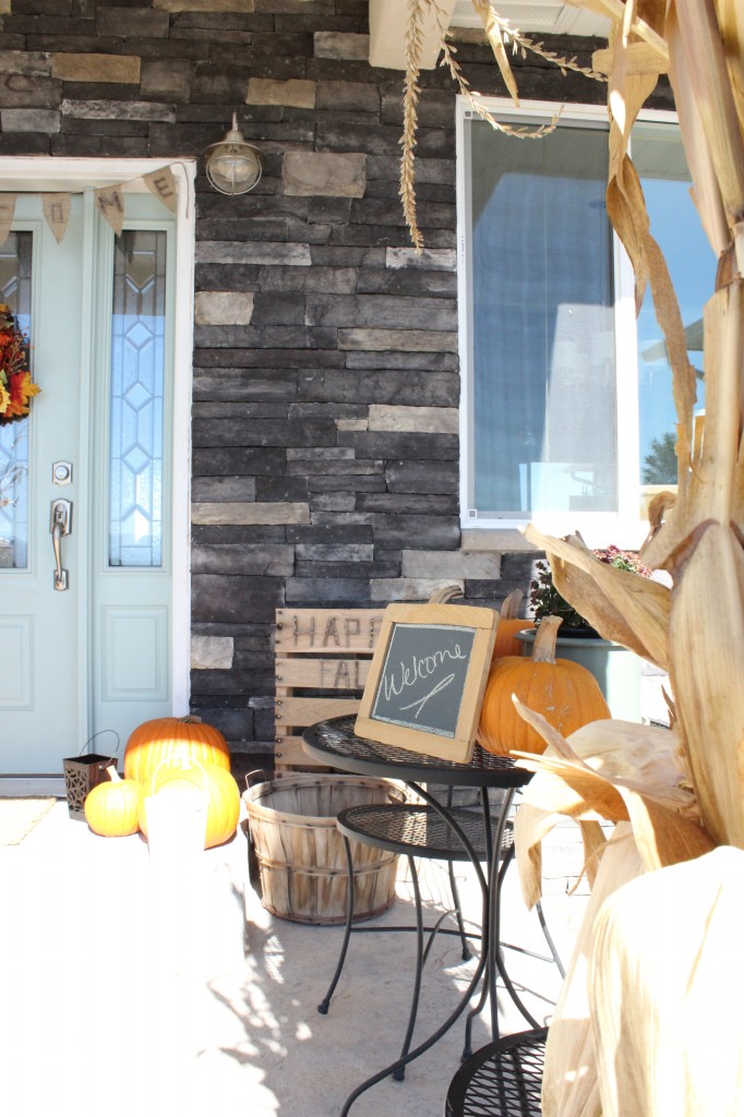 Fall Front Porch | The Wood Grain Cottage