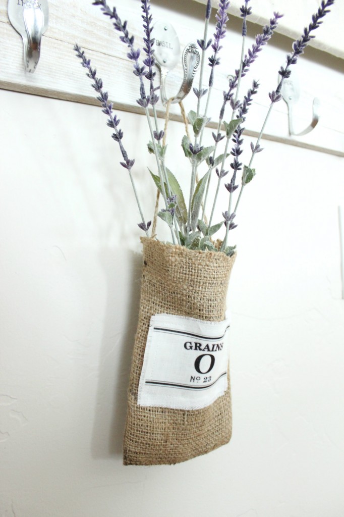 DIY Burlap Pouch w/ Grain Sack Logo | The Wood Grain Cottage