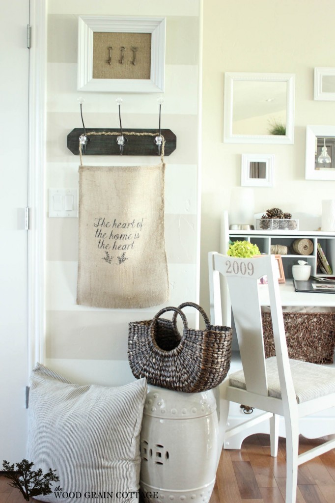 DIY Burlap Flag by The Wood Grain Cottage