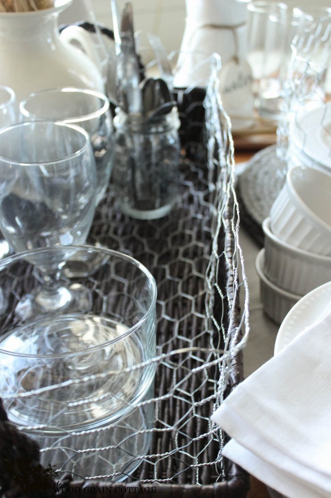 Easy Chicken Wire Baskets by The Wood Grain Cottage