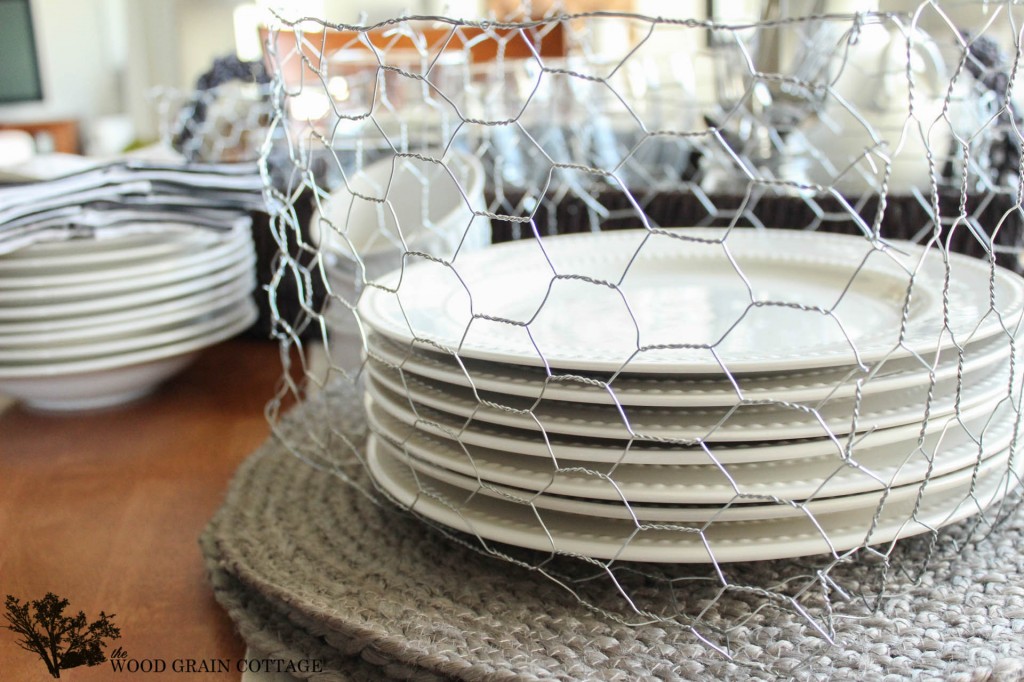 Easy Chicken Wire Baskets by The Wood Grain Cottage