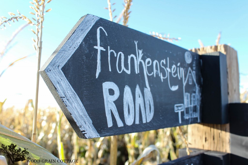 Chalkboard Sign Pole by The Wood Grain Cottage