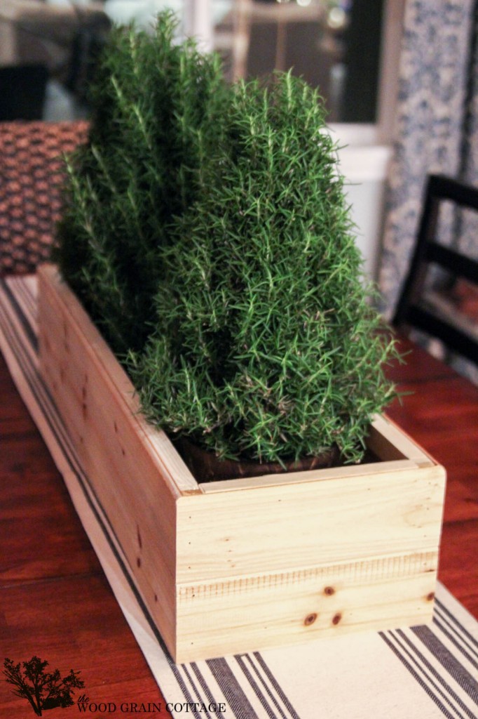 DIY Wood Centerpiece by The Wood Grain Cottage