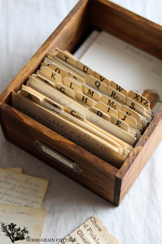 DIY Recipe Box by The Wood Grain Cottage