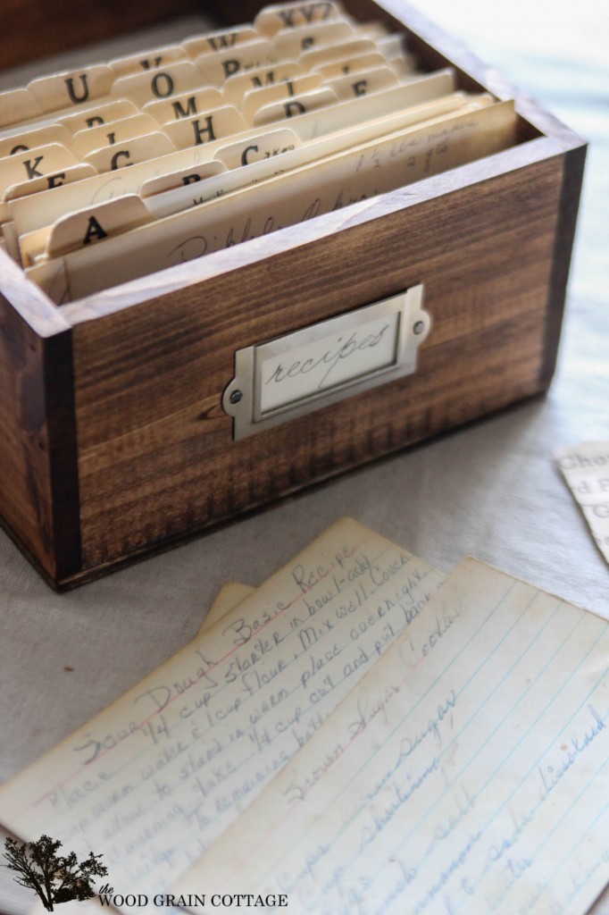 DIY Recipe Box by The Wood Grain Cottage