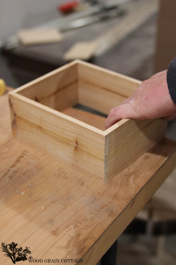 DIY Recipe Box by The Wood Grain Cottage