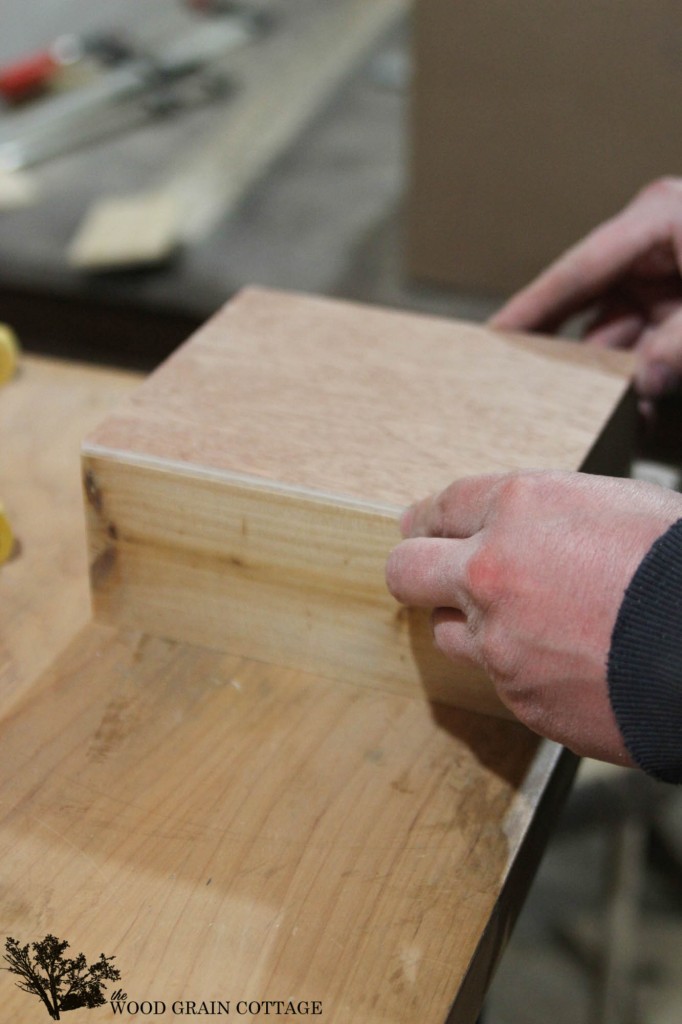 DIY Recipe Box by The Wood Grain Cottage