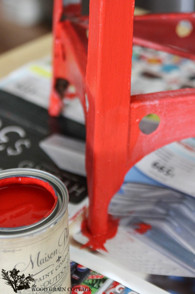 Red Outdoor Stool by The Wood Grain Cottage #maisonblanchepaint  #paintedfurniture #ad 