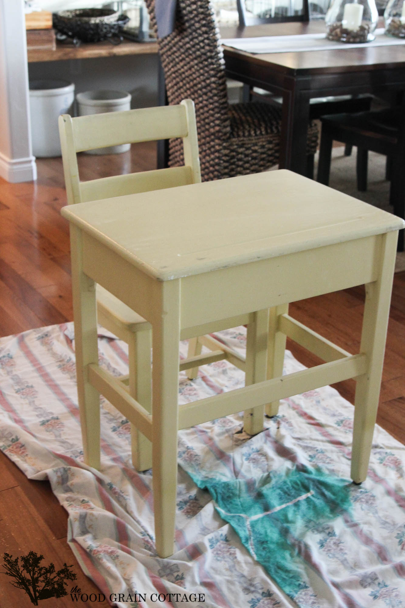 Child's Desk Makeover by The Wood Grain Cottage