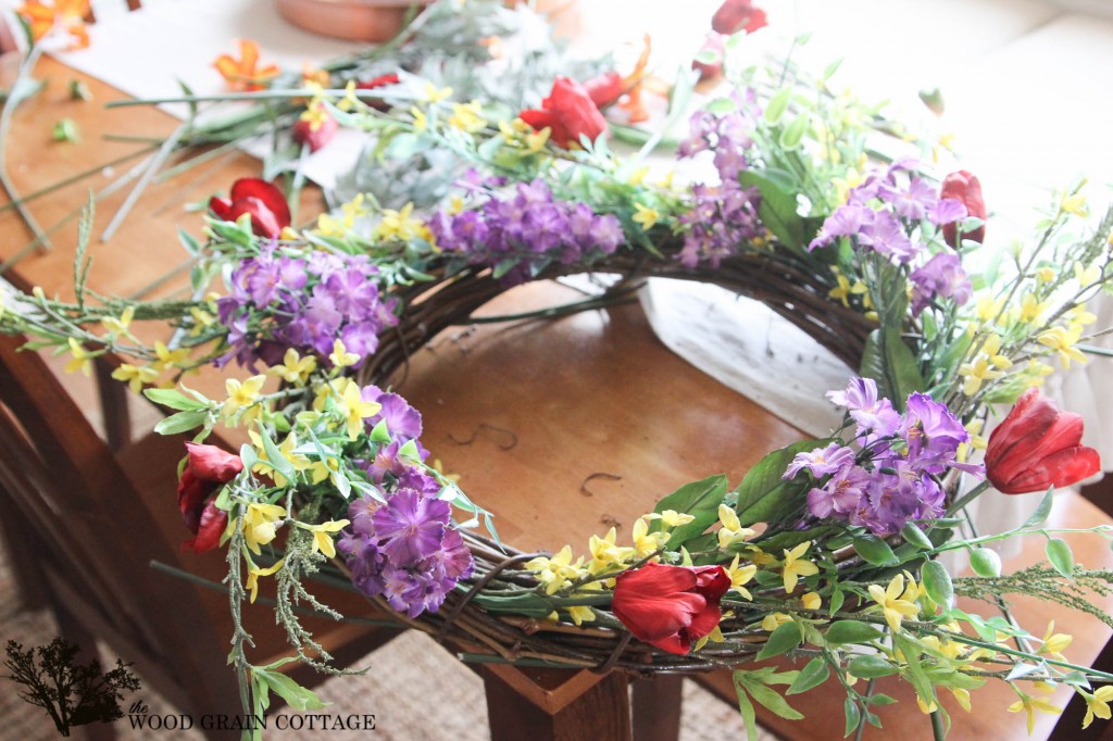 The easy way to make a wreath. Full tutorial by The Wood Grain Cottage