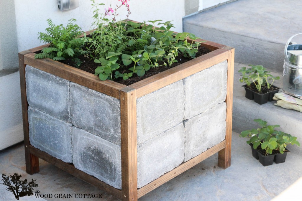 How to make a paver planter. Full tutorial by The Wood Grain Cottage