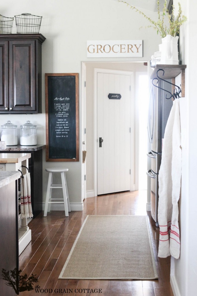 DIY Grocery Sign by The Wood Grain Cottage