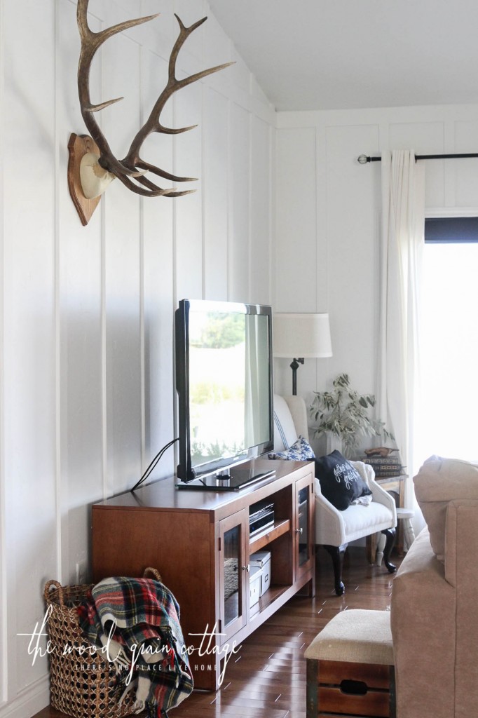 Living Room Shelving: Before & After by The Wood Grain Cottage