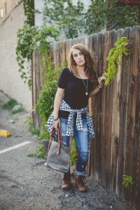 Fashion Friday: Tied Around The Waist by The Wood Grain Cottage