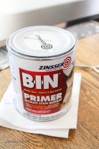 A picture of the Zinsser primer.