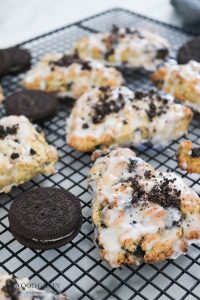 A picture showing the gluten free Oreo scones.